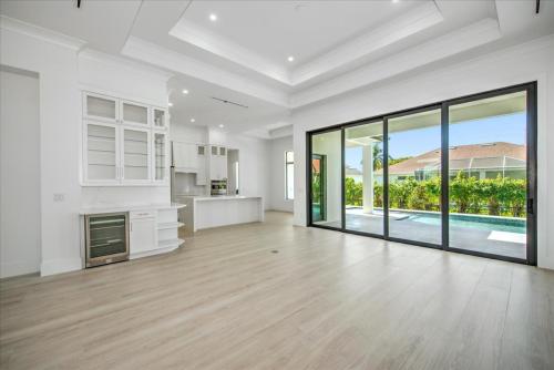 08-Living-Room
