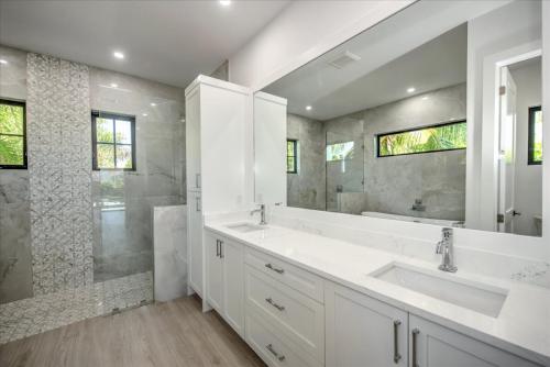 23-Primary-Bathroom