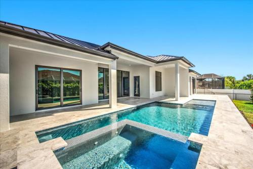 33-Exterior-Back-Pool-View